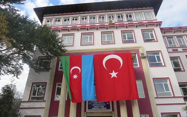 Азербайджанских школьников исключают из Бакинского турецкого анатолийского лицея? - ОТВЕТ директора
