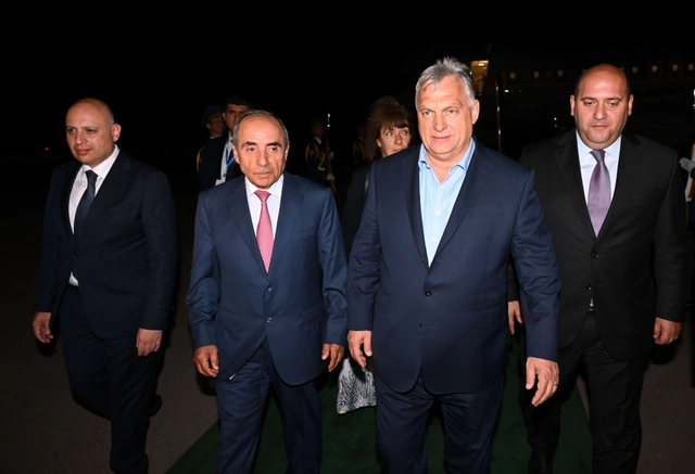 Премьер-министр Венгрии прибыл с визитом в Азербайджан