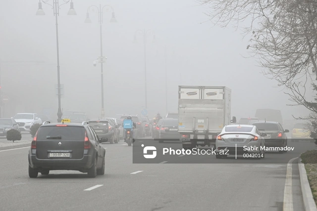 В Баку концентрация пыли в воздухе превышает норму