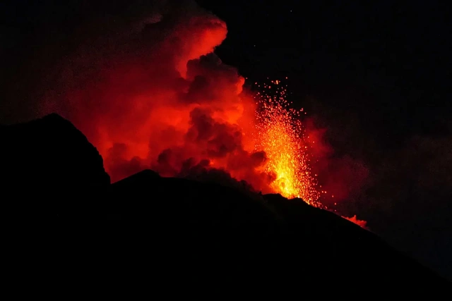 Проснулся самый высокий действующий вулкан Европы