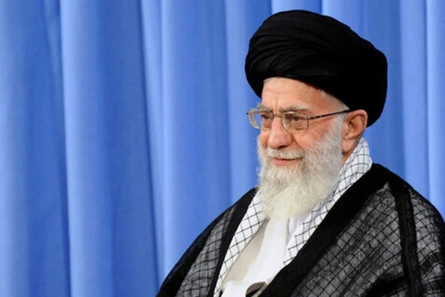 Духовный лидер Ирана провел первую встречу с новым президентом страны