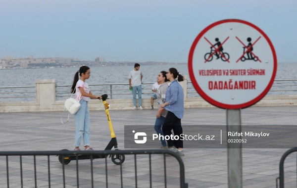 На территории бакинского бульвара запрещено движение на электросамокатах?