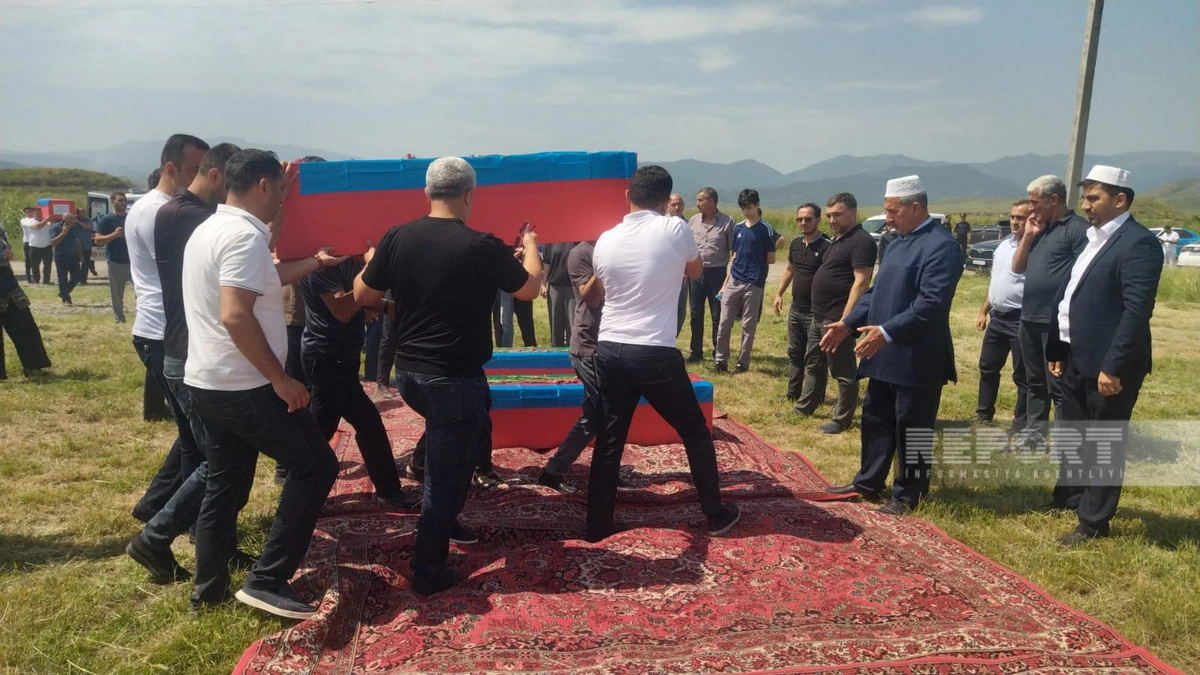 Xocalıda Birinci Qarabağ müharibəsinin beş şəhidi dəfn edildi