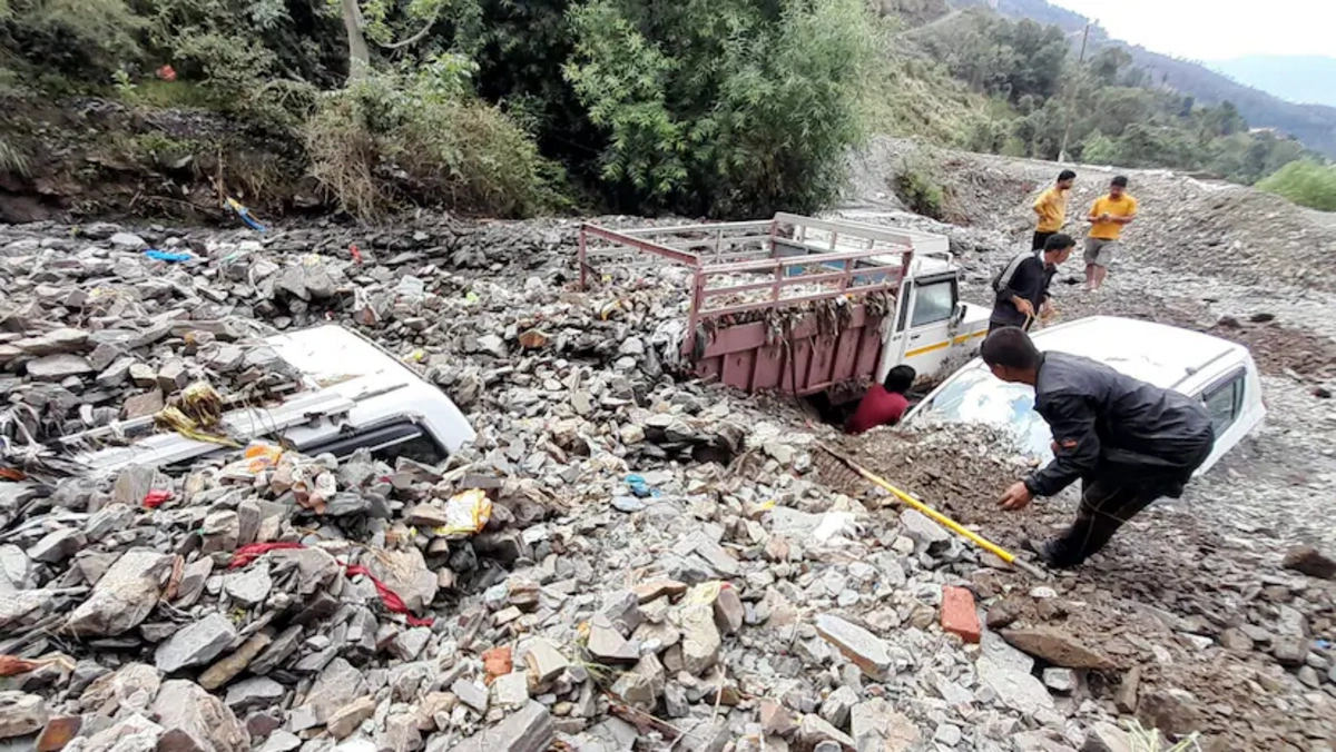 Nepalda torpaq sürüşməsi nəticəsində azı 65 nəfər itkin düşüb