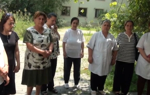 Mingəçevirdə tibb işçiləri maaşlarının azaldılmasından şikayətçidirlər