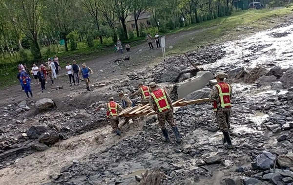 Сход селя в Кыргызстане: эвакуированы сотни человек