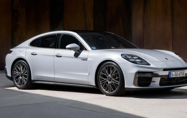 Дебютировала самая мощная версия Porsche Panamera из когда-либо существовавших