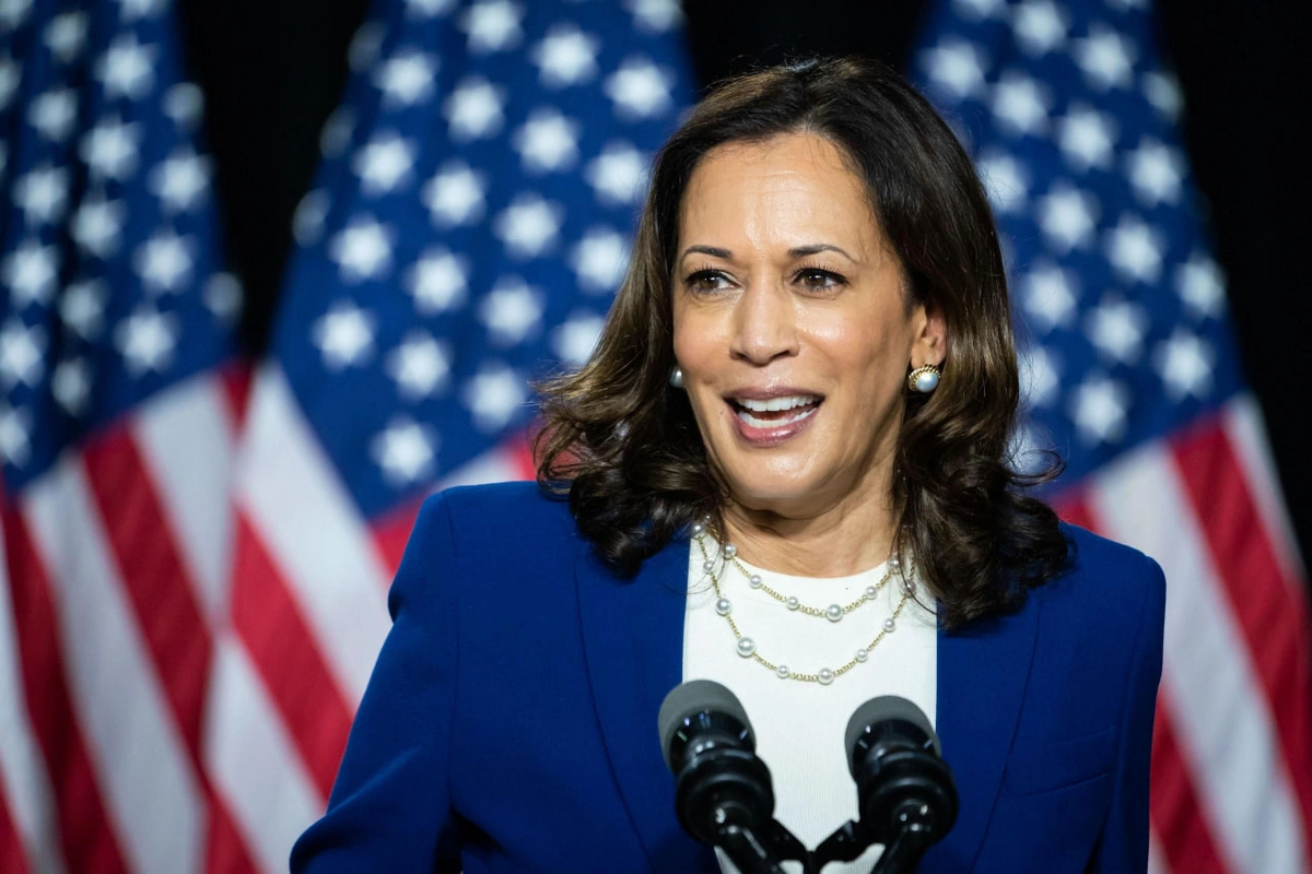 Kamala Harris prezidentliyə namizədliyini rəsmən elan etdi