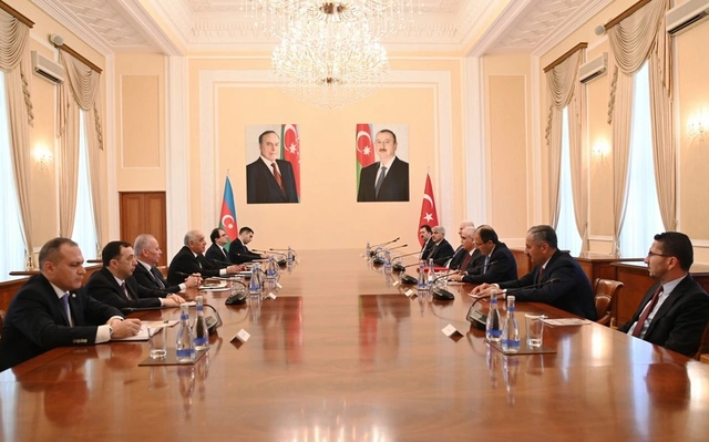 Али Асадов встретился с председателем Конституционного Суда Турции