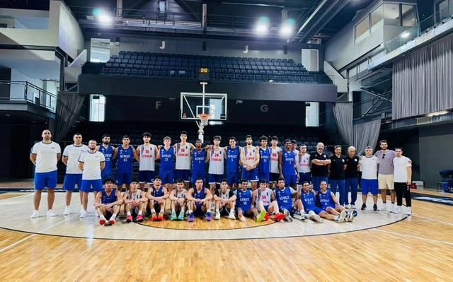 Мужская сборная Азербайджана по баскетболу победила команду Армении