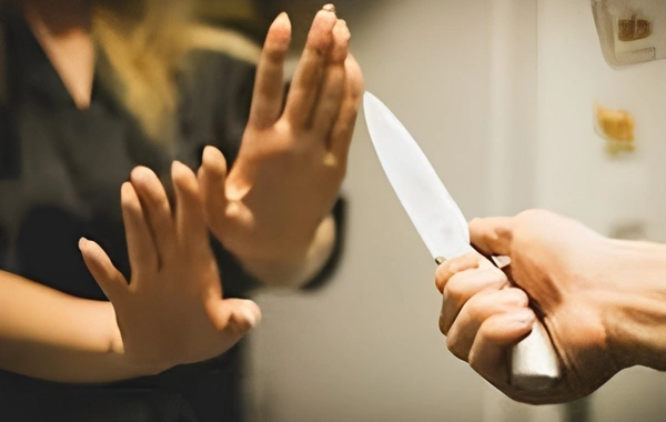 В Гейгельском районе 35-летней женщине нанесли ножевое ранение