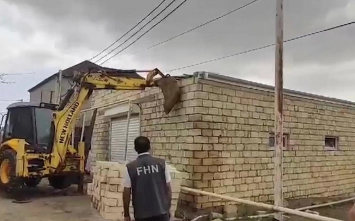 В поселке Хокмали снесена незаконная постройка