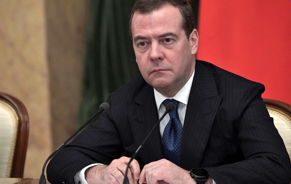 Medvedev: "Bayden çox dəhşətli pis işlər görə bilər"