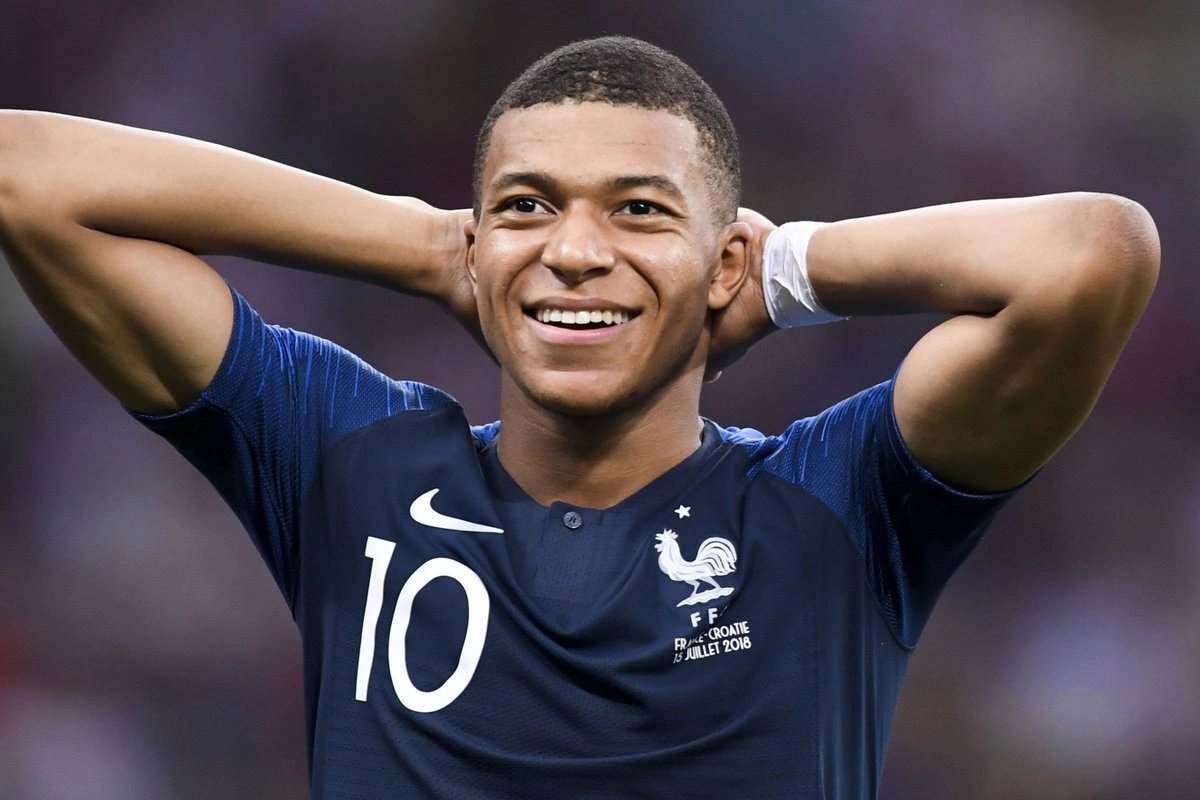 Mbappe futbol klubu alır