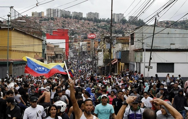 Qərb Venesuelanı itirmək istəmir - Maduro 11 ildən sonra yenə sınaqda