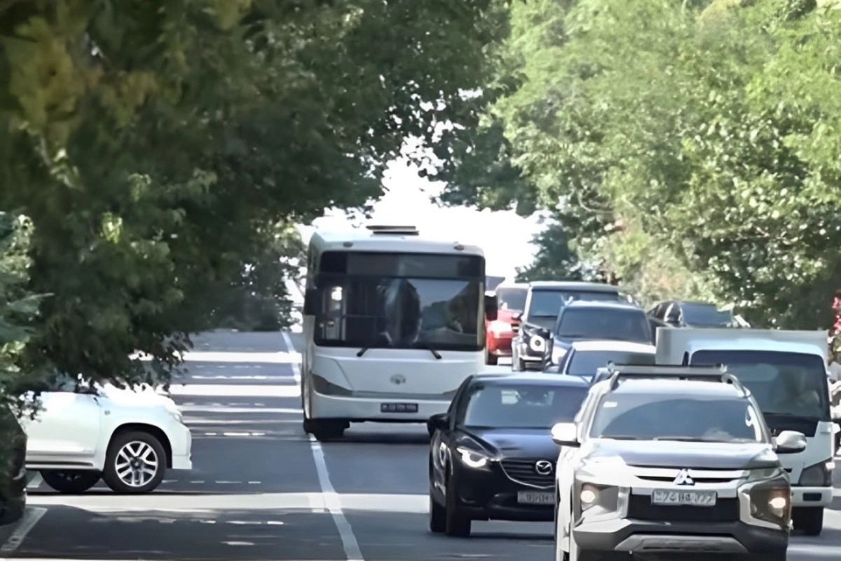 Avtobus sürücülərini zolaqdan çıxmağa məcbur edən SƏBƏB