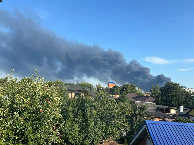 Распространились кадры гигантского пожара в российском Азове