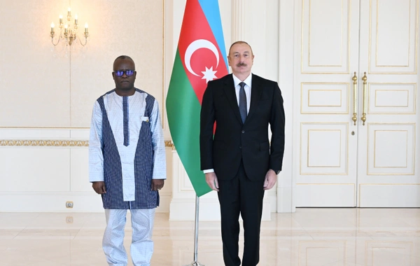 İlham Əliyev Burkina-Fasonun Azərbaycanda yeni təyin olunmuş səfirinin etimadnaməsini qəbul edib