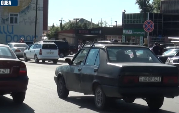 В Губе таксисты захватили автобусные остановки: граждане недовольны