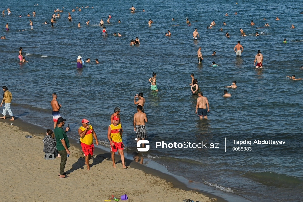 Какой будет температура морской воды на пляжах Абшерона 14 августа?