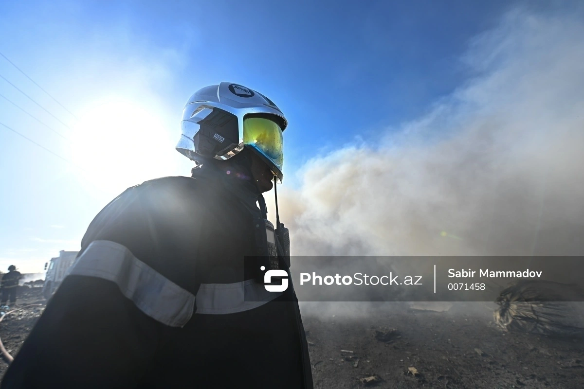 На складе одежды в Абшеронском районе произошел пожар