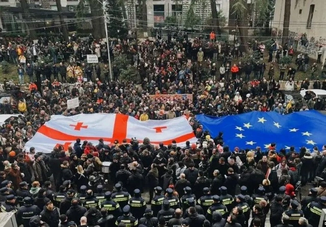 Gürcüstan-Qərb qarşıdurması "Kaspi"nin rakursundan: "Proses daha rəngarəng hal alacaq"