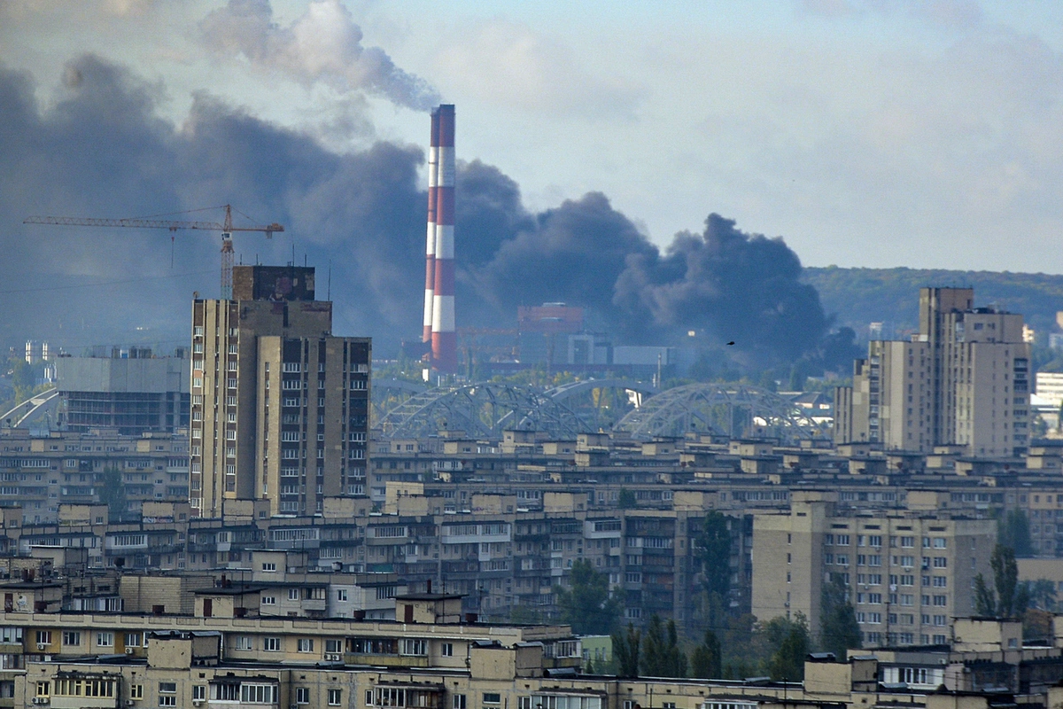 Ukraynanın enerji obyektləri bombalandı, sakinlər işıqsız qaldılar