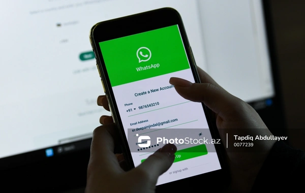 "WhatsApp"da müdirinin şəklinin üstünə təhqir yazıb paylaşdı: Cəzalandırıldı