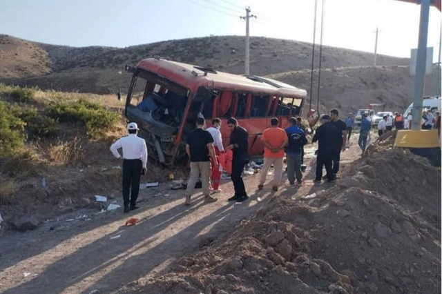 В Южном Азербайджане автобус с паломниками попал в ДТП: есть много пострадавших