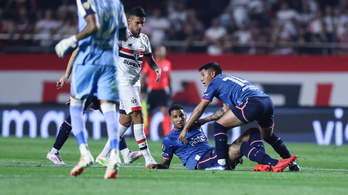 Uruqvayda bütün futbol matçları dayandırıldı