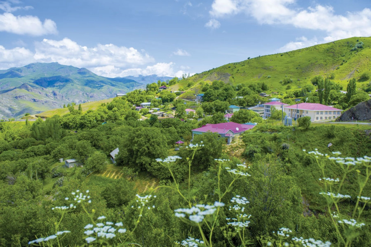 Ucqar dağ kəndinin doqquz məzunundan səkkizi tələbə adını qazanıb