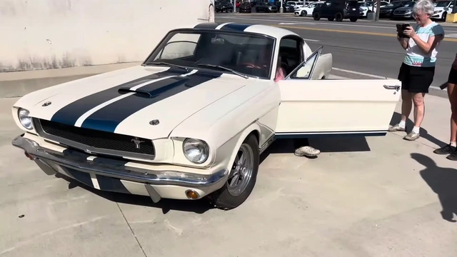 48 il sonra nadir "Shelby Mustang GT350" tapılıb