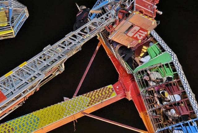 Türkiyədə "Lunapark"da qorxulu anlar: Havada asılı qaldılar