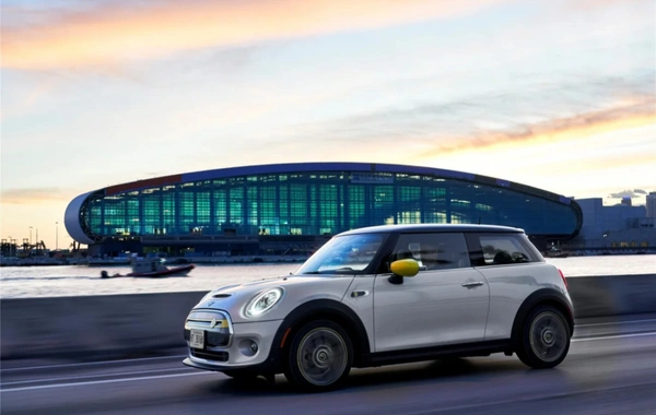 СМИ: BMW отзывает около 150 000 Mini Cooper SE из-за риска возгорания