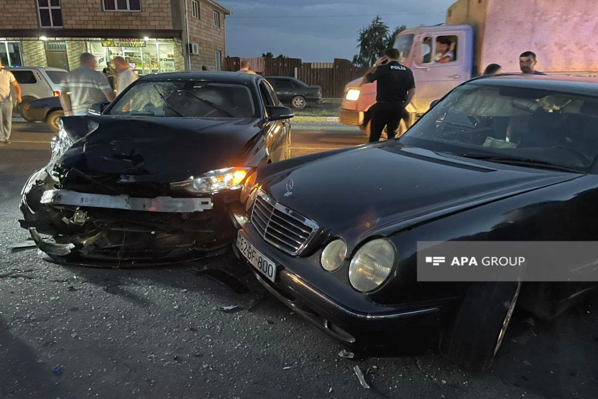 В Загатальском районе столкнулись два автомобиля: есть пострадавшие