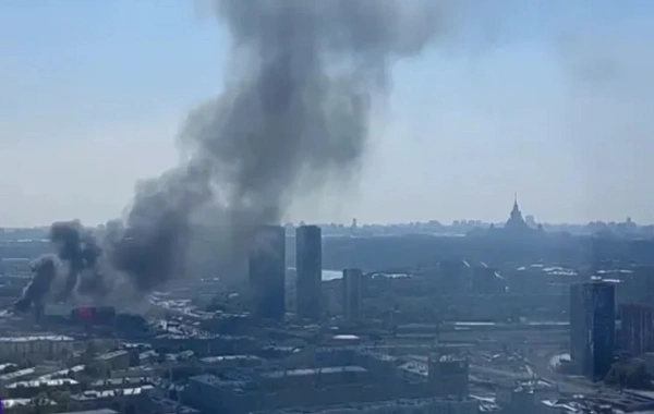 В Москве локализовали пожар в здании на Бережковской набережной