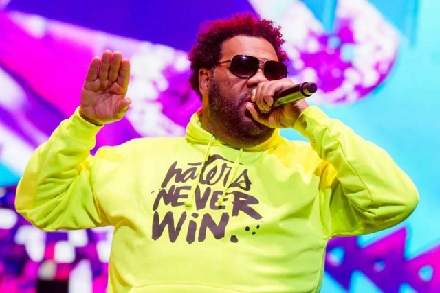 Американский рэпер Fatman Scoop умер после потери сознания на сцене