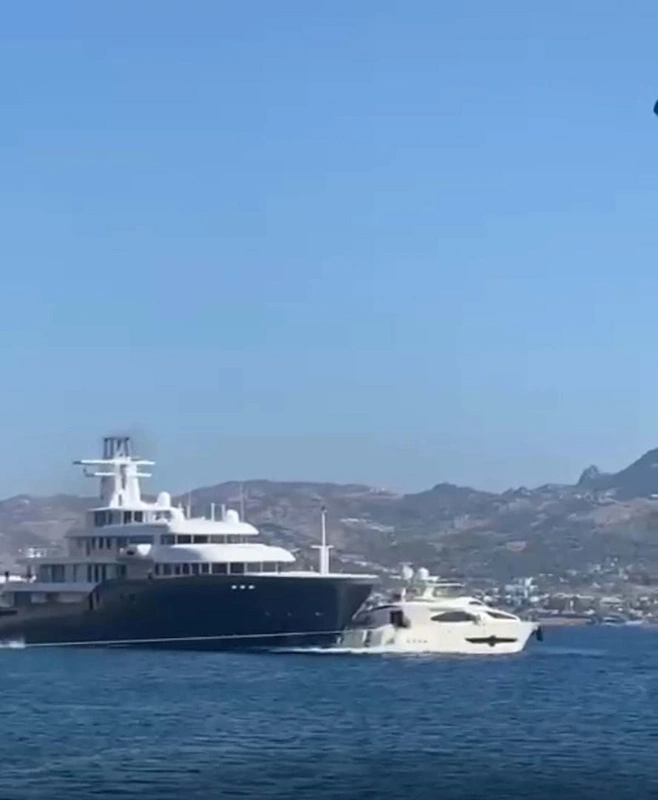 Bodrum'da milyonluk kaza: Mega yat, motor yata çarptı!