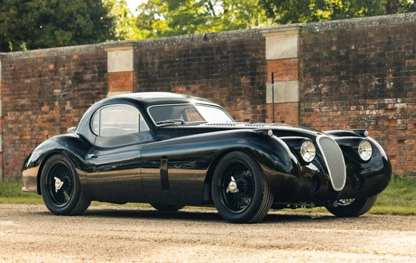 Представлен рестомод Jaguar XK120 от экс-дизайнера McLaren