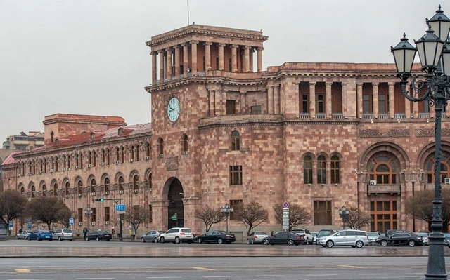 Regionun təhlükəsizliyinin təhdid mənbəyi - siması dəyişməyən avantürist İrəvan