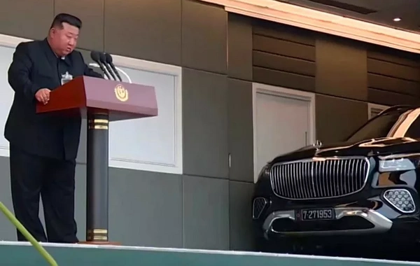 Kim Çen In rus "Aurus"unu yeni "Mercedes Maybach"a dəyişdi