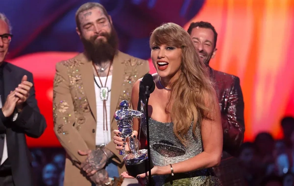 Teylor Svift üçüncü il ardıcıl olaraq "MTV Video Music Awards" mükafatına layiq görüldü