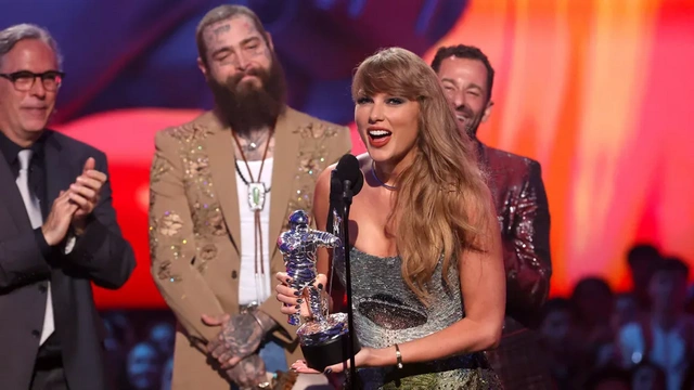 Teylor Svift üçüncü il ardıcıl olaraq "MTV Video Music Awards" mükafatına layiq görüldü