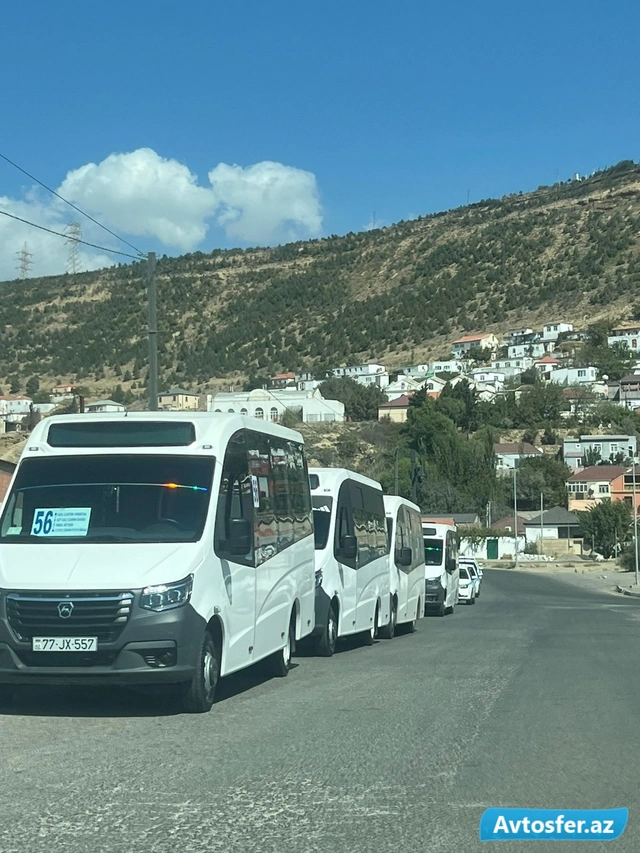 Bakıda sahibkar yeni gətirilən avtobusların təkərlərini deşdi