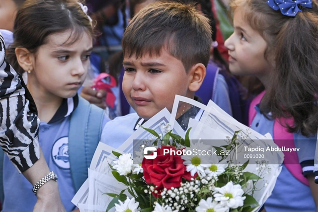 İlk dəfə məktəbə qədəm qoyan mələklər