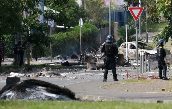 СМИ: Два человека погибли в ходе полицейской операции в Новой Каледонии