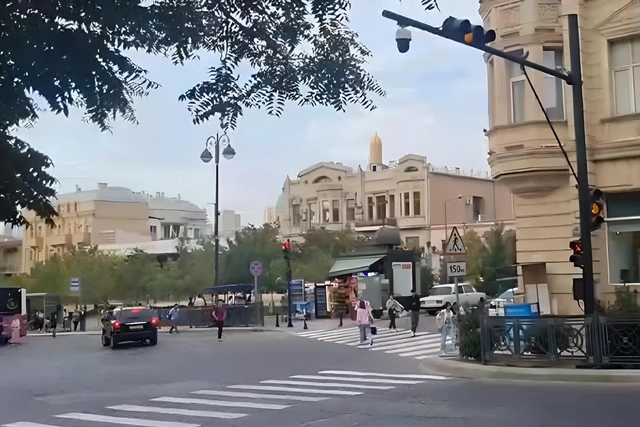 Metronun "Nizami" stansiyasının yaxınlığındakı təhlükəli vəziyyət aradan qaldırıldı