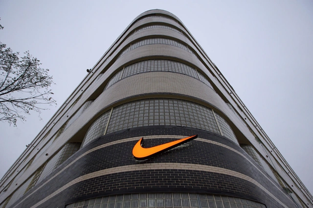 Глава Nike ушел в отставку