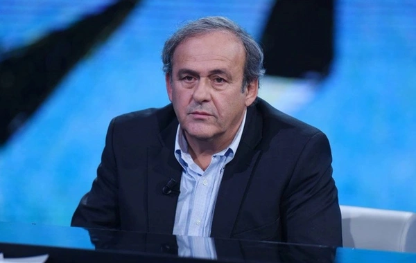 Mişel Platini oyunlarda futbolçu sayının azaldılmasını təklif edib