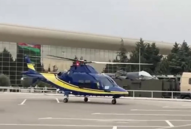 İtaliya istehsalı olan helikopter Bakıda eniş etdi: "ADEX"də təqdim olunacaq